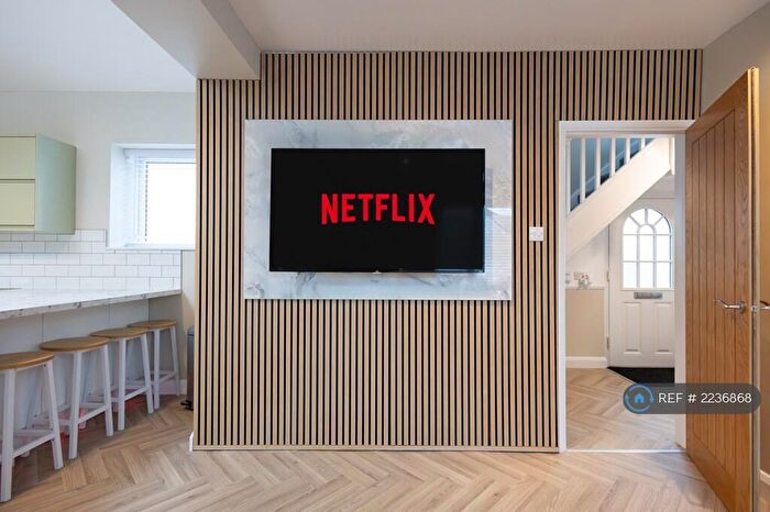 7 Bedroom Semi-Detached House To Rent In Long Hay Close, Bath, BA2