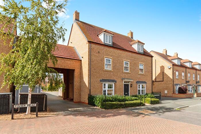 2 Bedroom Flat For Sale In Fisher Mead, Biggleswade, SG18