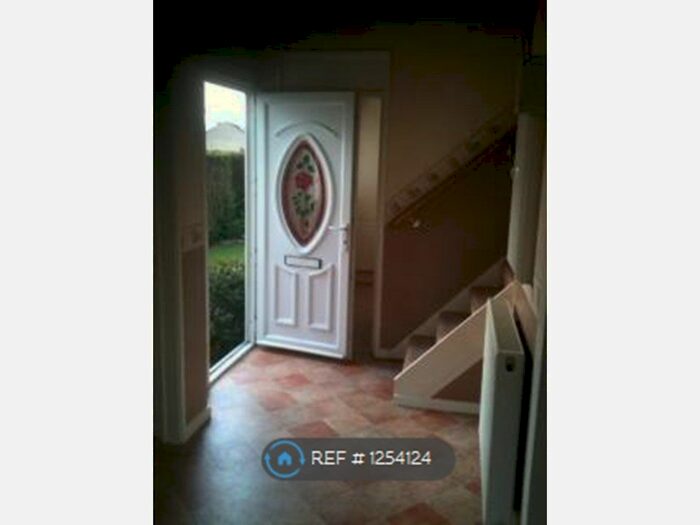 3 Bedroom End Of Terrace House To Rent In Bradshaw Close, Huntingdon PE29