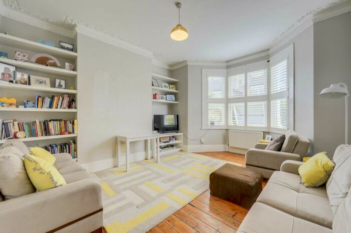 2 Bedroom Flat To Rent In Ringstead Road, Catford, London, SE6