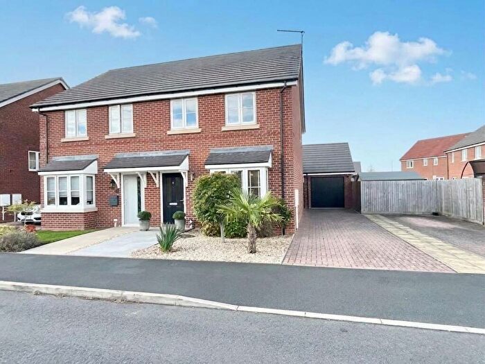 3 Bedroom Semi-Detached House For Sale In Swale Croft, Baldwins Gate, ST5