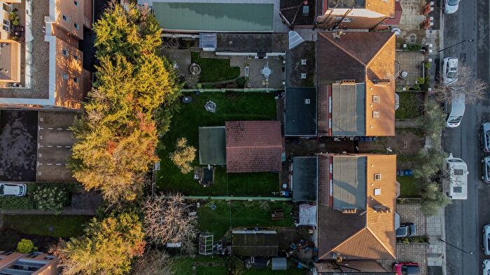 8 Bedroom Semi-Detached House For Sale In Bowes Road, London, W3