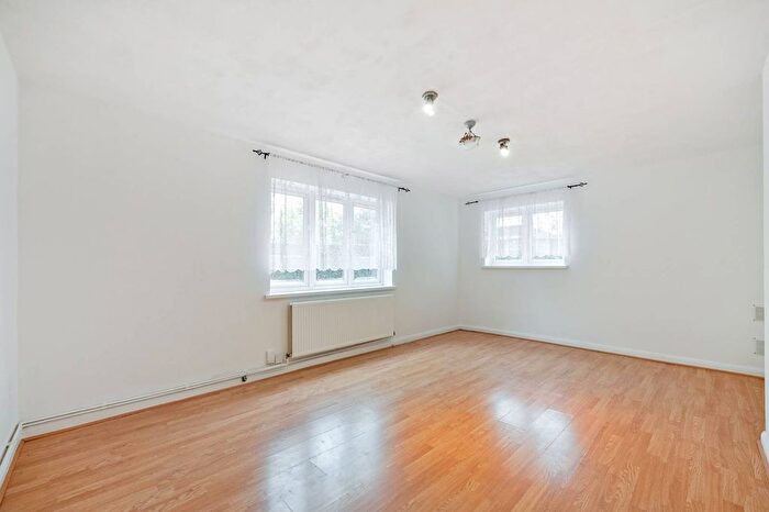 2 Bedroom Flat For Sale In Lampton Road, Hounslow, TW3