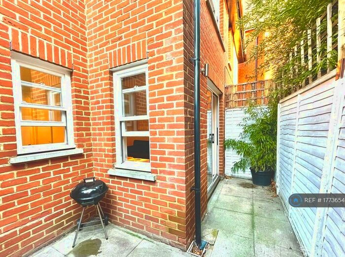 1 Bedroom Flat To Rent In Latchmere Road, London, SW11