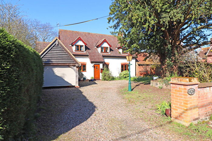 5 Bedroom Detached House For Sale In Yew Tree Cottage, Chelmondiston, IP9