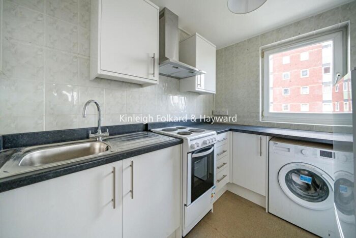 1 Bedroom Flat To Rent In Porchester Mead, Beckenham, BR3