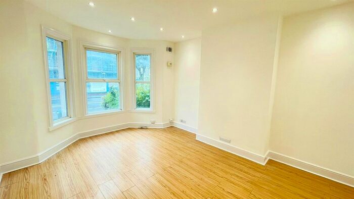 2 Bedroom Maisonette To Rent In Brighton Road, South Croydon, CR2