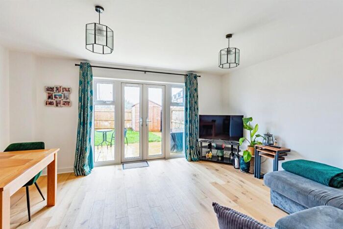 3 Bedroom End Of Terrace House For Sale In Northdale Common, Raunds, Wellingborough, NN9