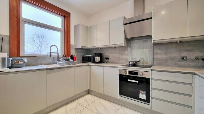 2 Bedroom Flat To Rent In South Ealing Road, London, W5