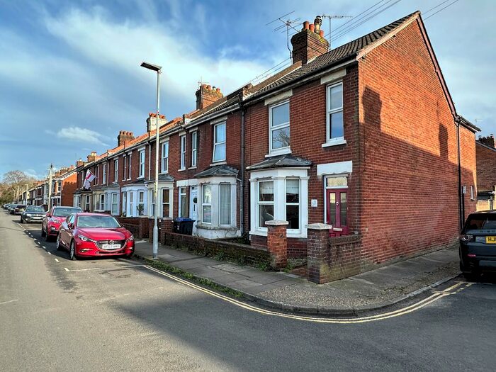 2 Bedroom Semi-Detached House To Rent In St Pauls Road, Salisbury, SP2