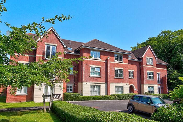 2 Bedroom Flat For Sale In Darlington Road, Basingstoke, RG21