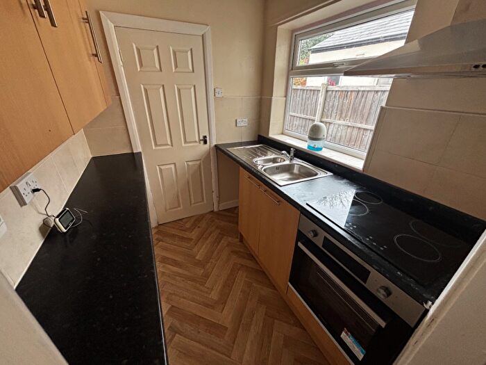 2 Bedroom House To Rent In Howard Road, Mansfield, NG18