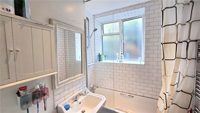 3 Bedroom Flat To Rent In Lexham House, Kensington, London, W8