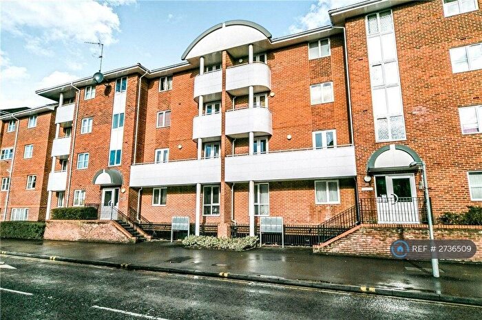 2 Bedroom Flat To Rent In Kings Oak Court, Reading, RG1