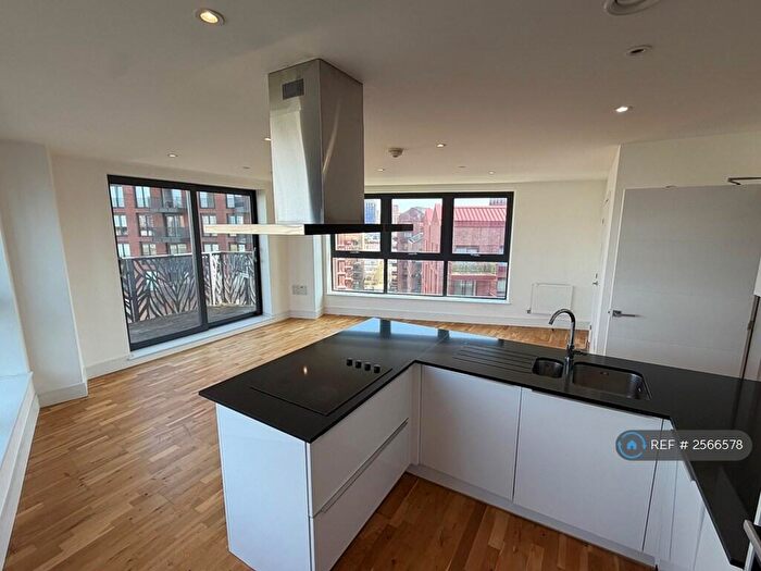 3 Bedroom Flat To Rent In Cityview Point, London, E14