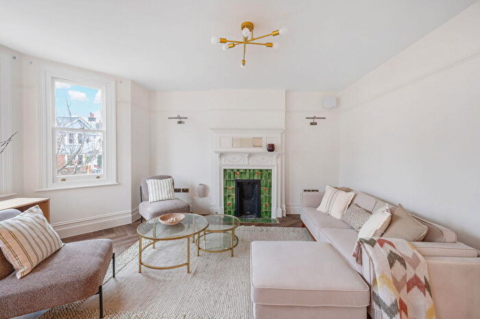 2 Bedroom Flat For Sale In Woodstock Road, Croydon, CR0