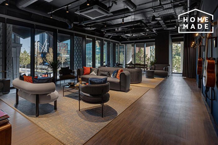 Flat To Rent In Enclave Croydon, CR0