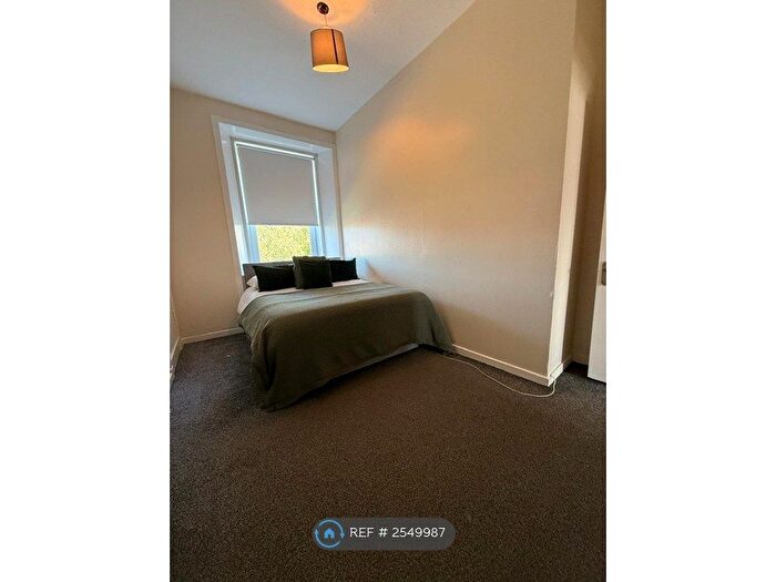 2 Bedroom Flat To Rent In Tollcross Road, Glasgow, G31