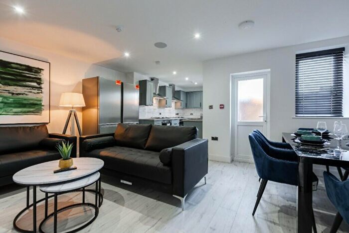 6 Bedroom House To Rent In Monks Road, Lincoln, LN2