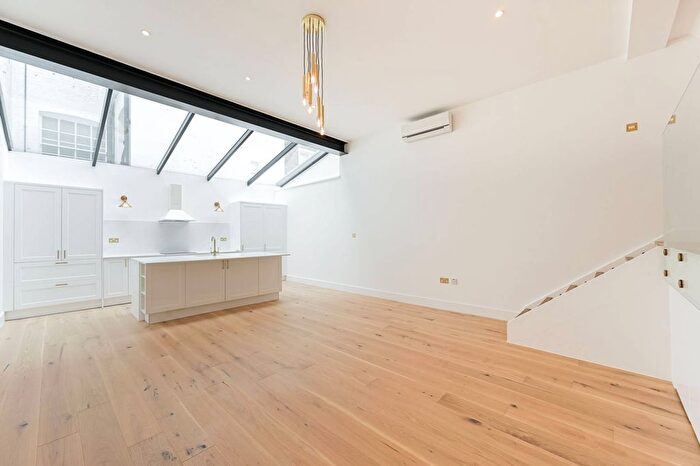 2 Bedroom End Of Terrace House To Rent In Pavilion Road, Knightsbridge, London, SW1X