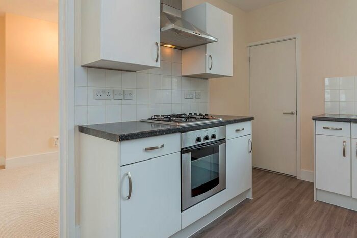 1 Bedroom Flat To Rent In Temple Dwellings, Temple Street, London, E2
