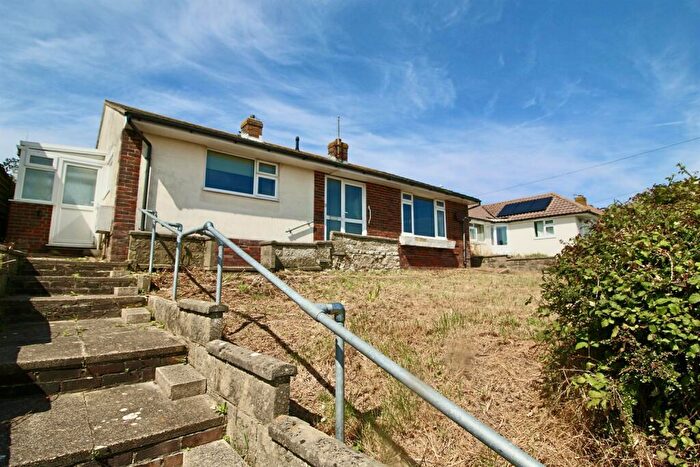 2 Bedroom Detached Bungalow For Sale In Rookery Way, BN25