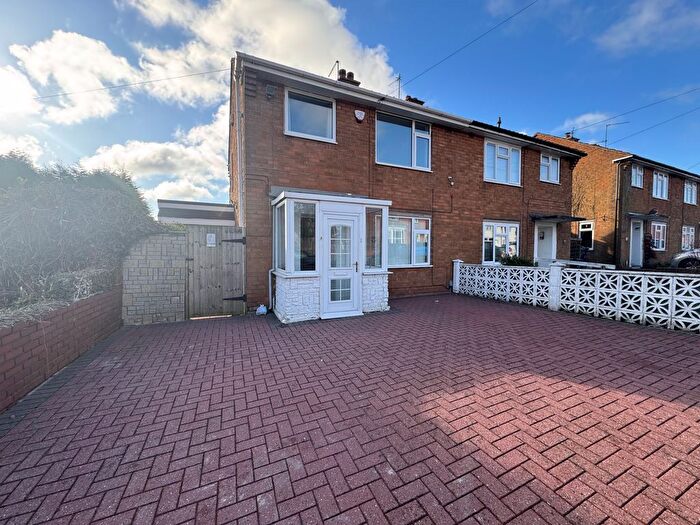 3 Bedroom Semi-Detached House To Rent In Broad Street, Pensnett, Brierley Hill, DY5