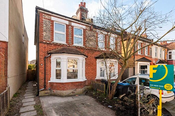 3 Bedroom Flat To Rent In Coombe Gardens, New Malden, KT3