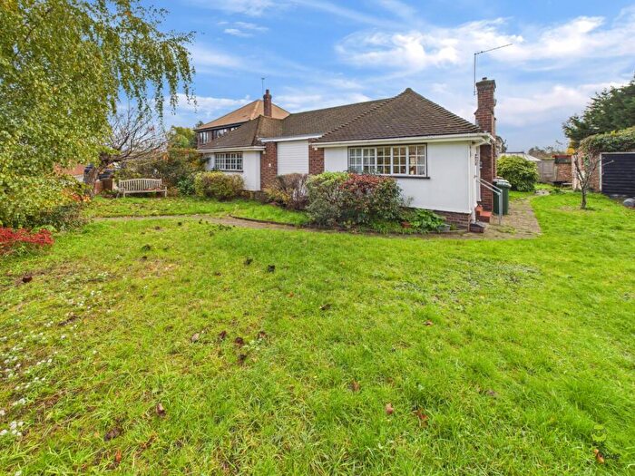 3 Bedroom Detached Bungalow For Sale In Basing Drive, Bexley, Kent, DA5