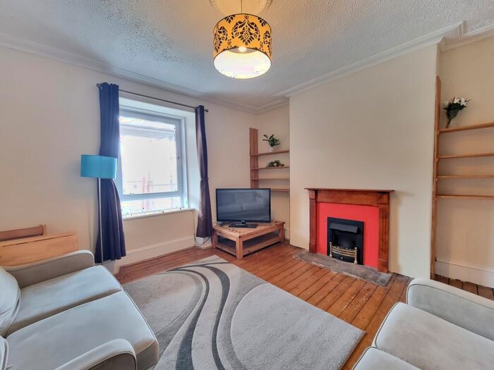 2 Bedroom Flat To Rent In Skene Square, Rosemount, Aberdeen, AB25