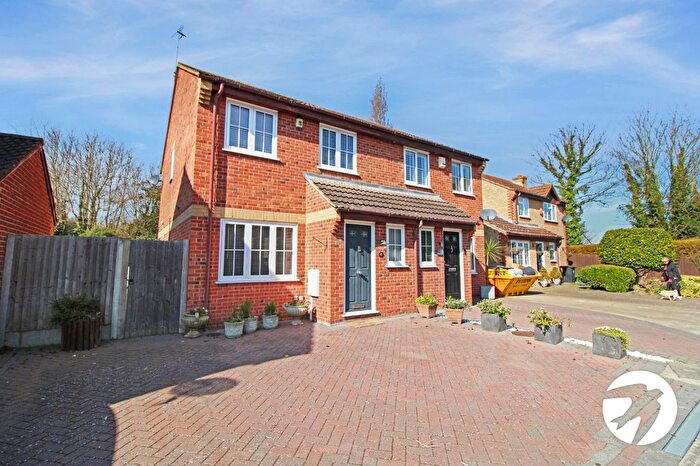 3 Bedroom Semi-Detached House To Rent In Sutherland Close, Greenhithe, Kent, DA9