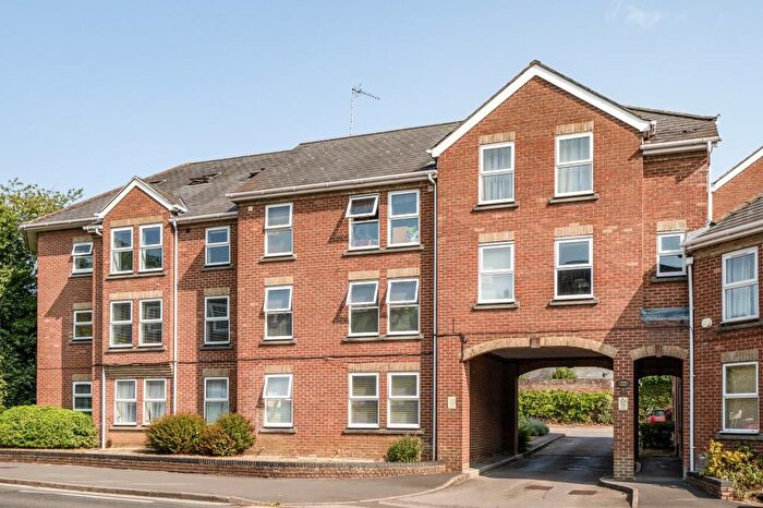 1 Bedroom Flat To Rent In Juniper Court, Abingdon, OX14
