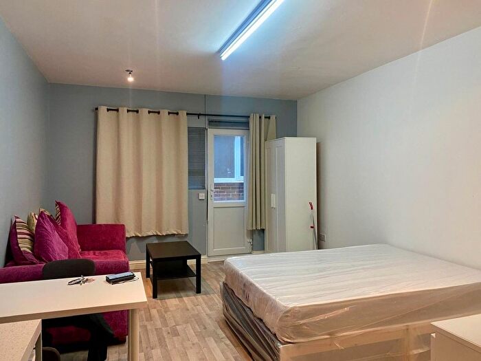 1 Bedroom Studio To Rent In Bensham Grove, Thornton Heath, CR7