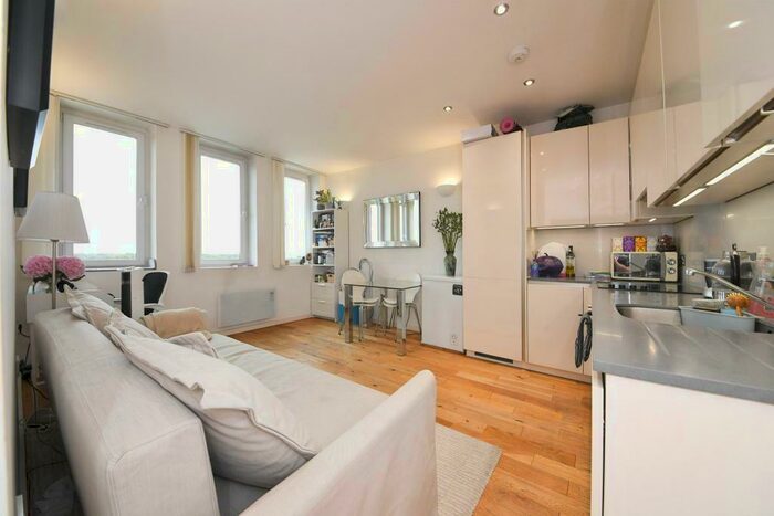 1 Bedroom Flat To Rent In Channelsea House, West Ham, E15