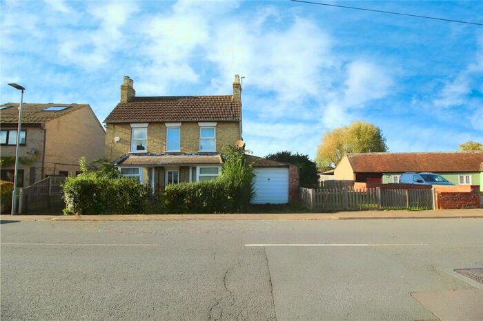 3 Bedroom Detached House For Sale In Bedford Road, Wootton, Bedford, Bedfordshire, MK43