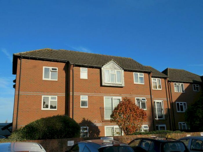 2 Bedroom Flat To Rent In Central Marlow - Wethered Road, SL7