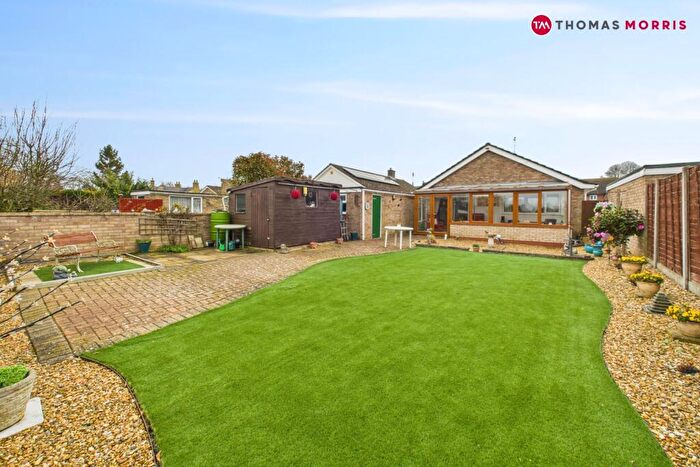 3 Bedroom Bungalow For Sale In Lees Lane, Southoe, St. Neots, Cambridgeshire, PE19