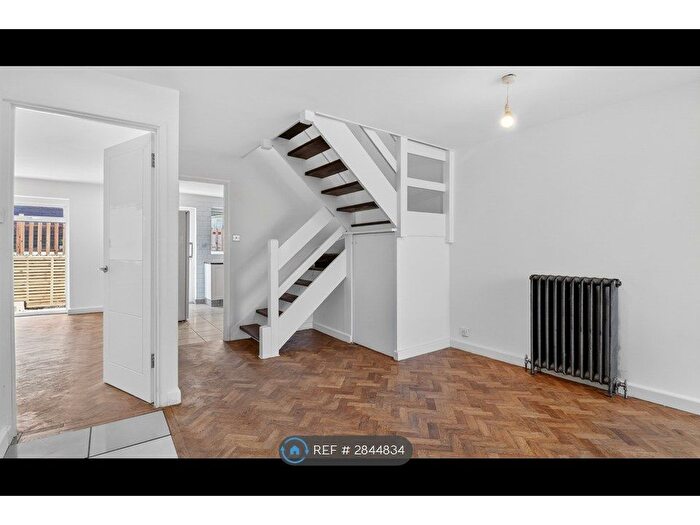 4 Bedroom Semi Detached House To Rent In Shrewsbury Lane, London, SE18