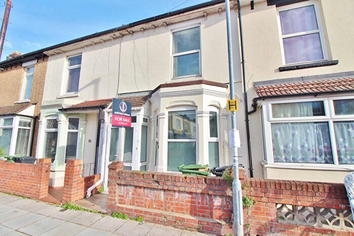 3 Bedroom Terraced House For Sale In Farlington Road, North End, PO2