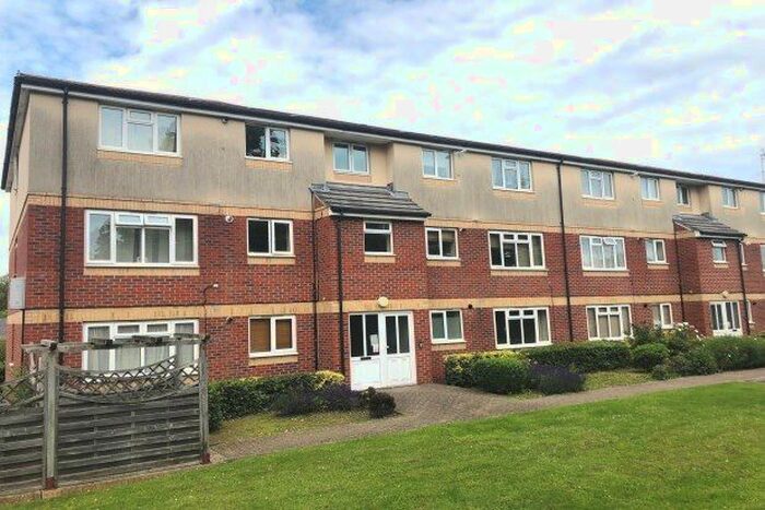 2 Bedroom Flat To Rent In Duncan Road, Southampton, SO31