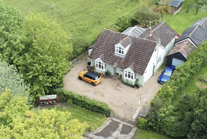 4 Bedroom Bungalow For Sale In Sampford Road, Cornish Hall End, Braintree, Essex, CM7