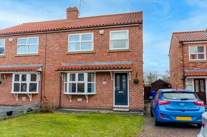 3 Bedroom Semi-Detached House To Rent In Village Farm Road, Preston, Hull, HU12