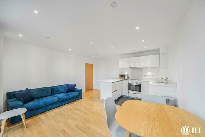 1 Bedroom Apartment To Rent In Residence Tower, London, N4