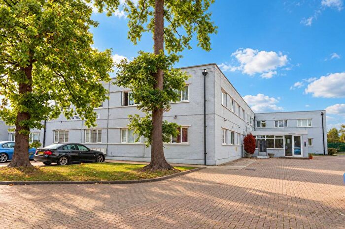 2 Bedroom Flat For Sale In Gatwick Road, Crawley, RH10