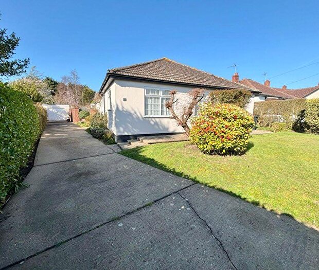 3 Bedroom Detached Bungalow For Sale In Kennel Loke, Gorleston, NR31