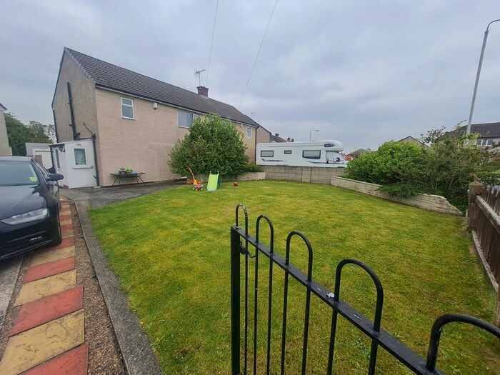 3 Bedroom Semi-Detached House To Rent In Holmfield Close, Pontefract, WF8