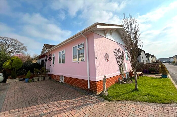 3 Bedroom Mobile Home For Sale In The Oaks, Surrey Hills Park, Normandy, Guildford, GU3