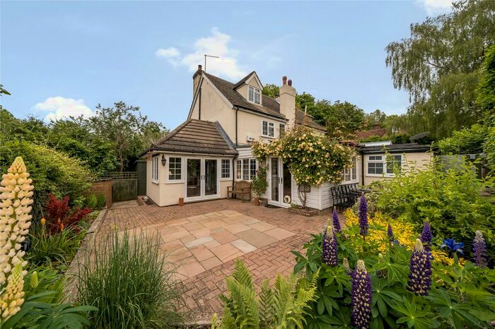 4 Bedroom Semi-Detached House To Rent In Spout Lane, Brenchley, Tonbridge, Kent, TN12