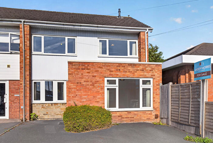 3 Bedroom End Of Terrace House For Sale In Grandstand Road, Hereford, HR4