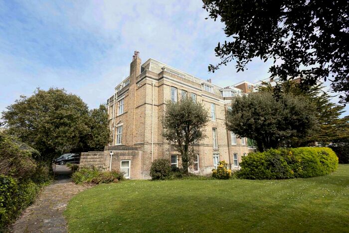 2 Bedroom Flat To Rent In Grove Road, Bournemouth, BH1